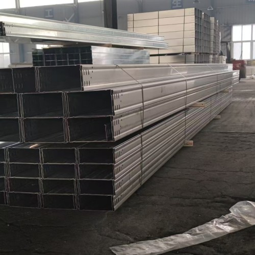 9米长不锈钢大跨距槽式桥架