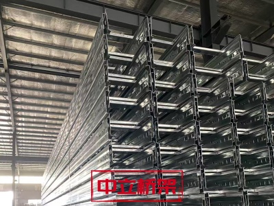 镀锌梯式桥架..jpg 镀锌梯式桥架..jpg